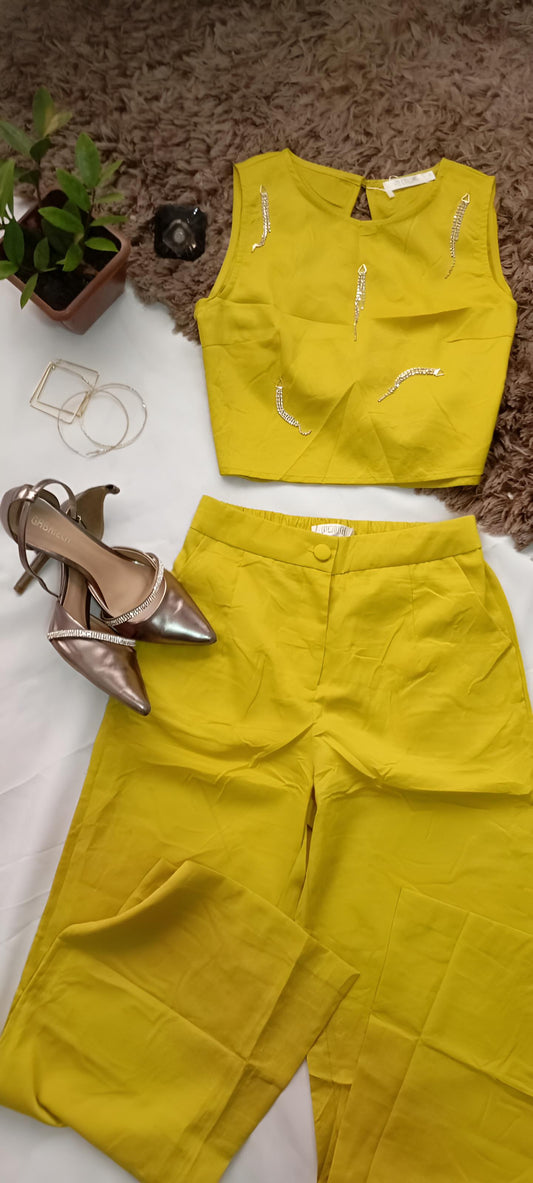 Conjunto blusa e calça